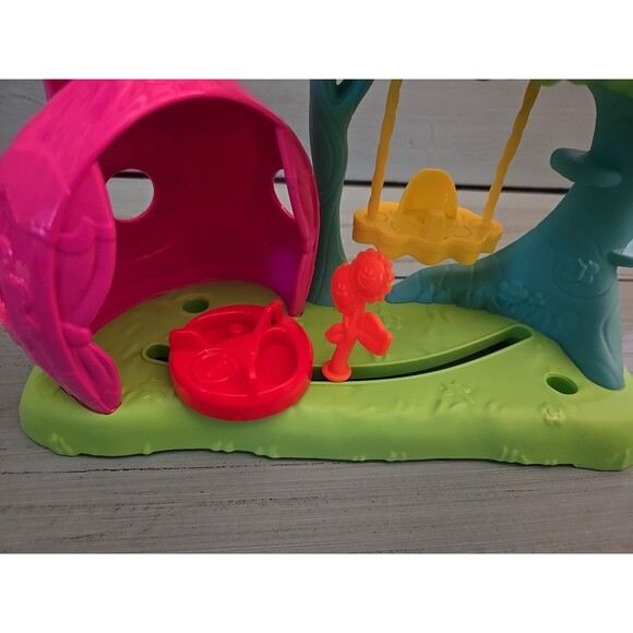 Imaginext DreamWorks Trolls Flower Fun Playset with Poppy A Fun Way To Imagine - Picture 4 of 13